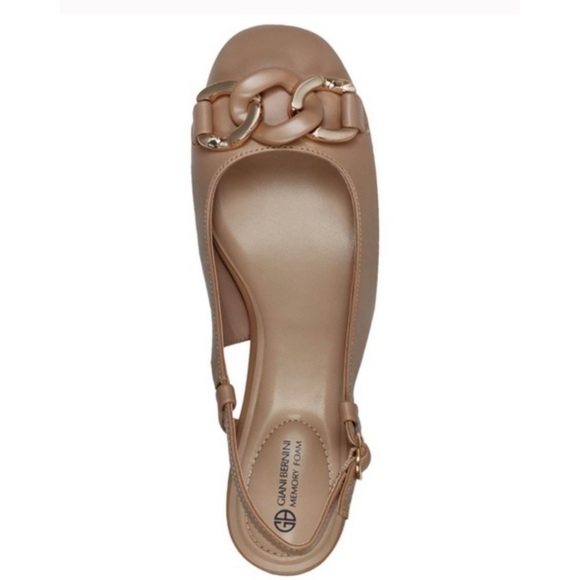 GIANI BERNINI • Nude Memory Foam Chain Decor Block Slingback Pump Heels - Picture 2 of 6